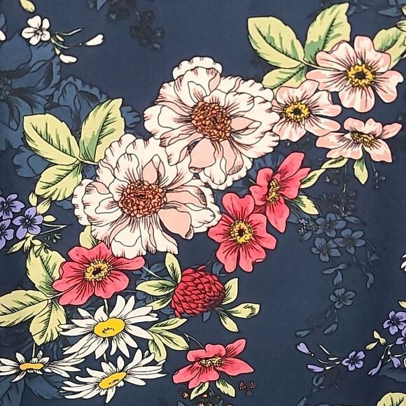 Torrid Floral Print Georgette Pleated Back Blouse Scoop Relaxed Fit Keyhole L/12 - Picture 4 of 11